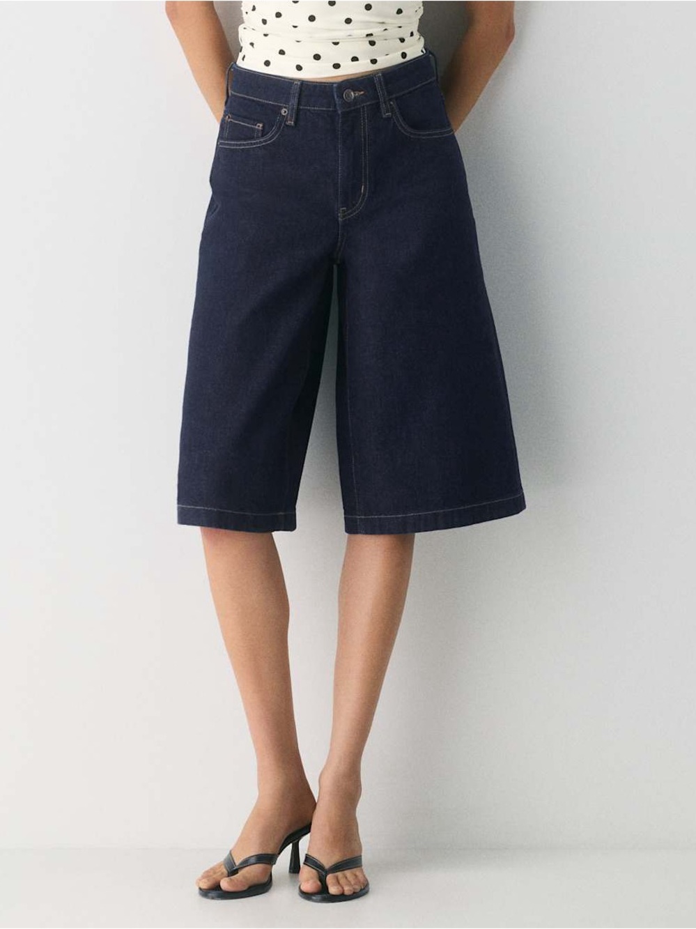 Aritzia Wilfred Publicity Below-Knee Denim Short Dark Wash Blue Jorts Size 32NWT